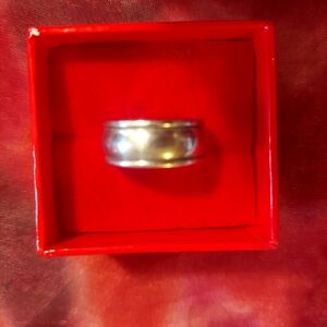 James Avery wide band retired